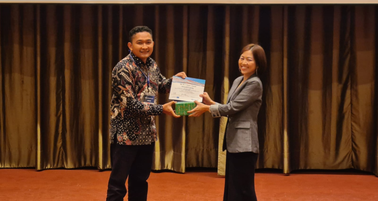 Mahasiswa Magister Kecerdasan Buatan Dinobatkan Sebagai Penerima the Best Poster Award pada Erasmus+ DS&AI Final Conference Tahun 2022